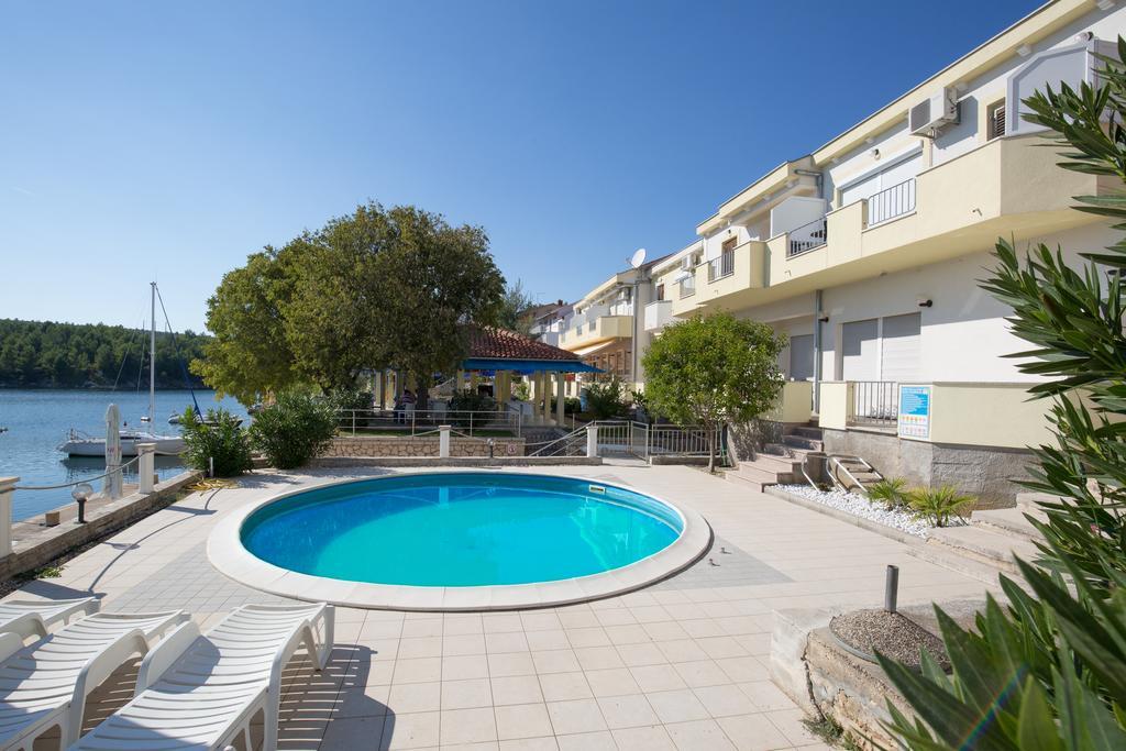 Apartments Duje Ribnica Obrovac Luaran gambar
